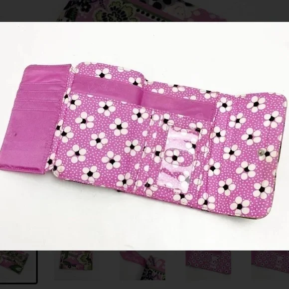 Vera Bradley Priscilla pink wallet! Lots of compartments and in EUC - Picture 4 of 5